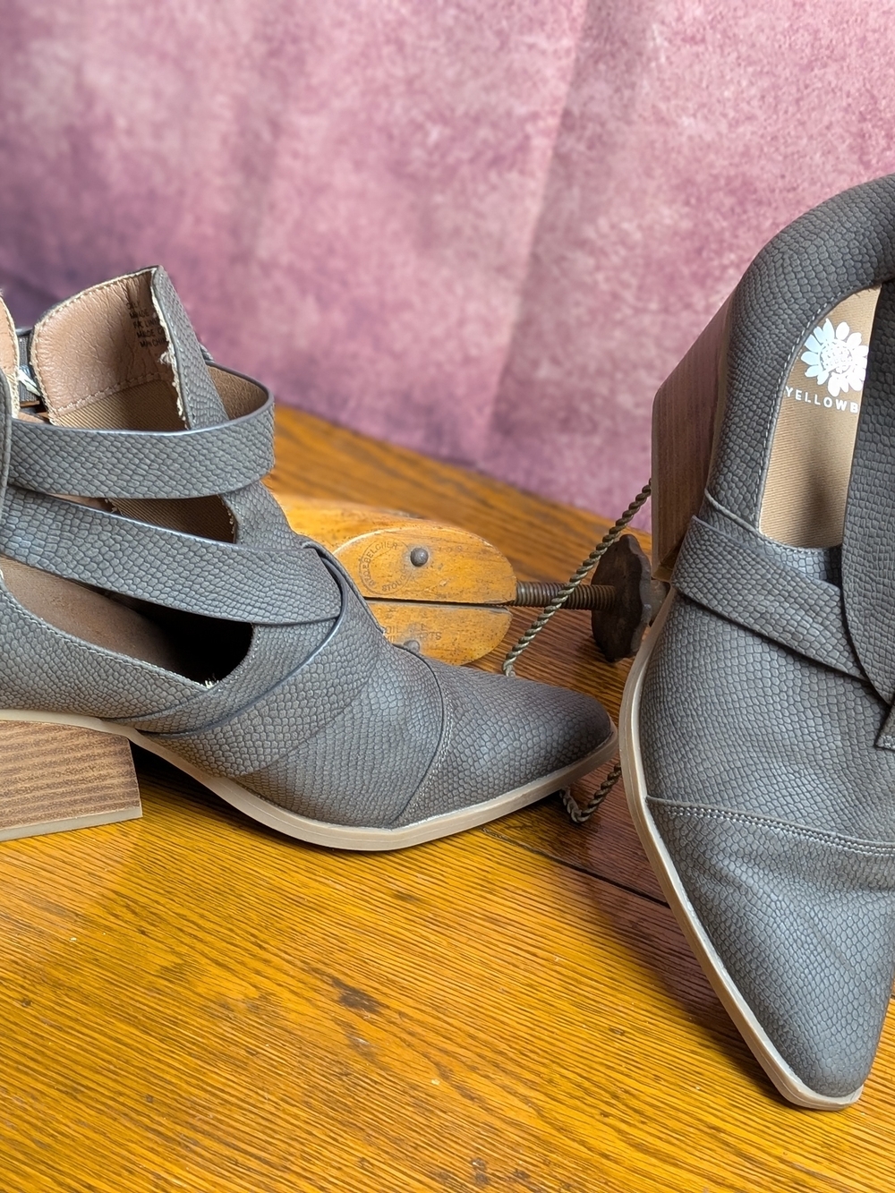 Yellow Box Women’s 6.5 Gray Textured Pointed Toe Ankle Booties